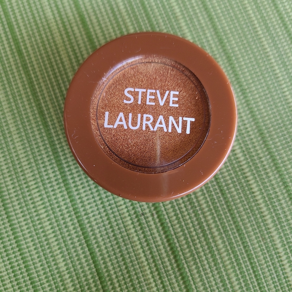 💄 5/$20 Steve Laurant Eyeshadow - Glow Digger
